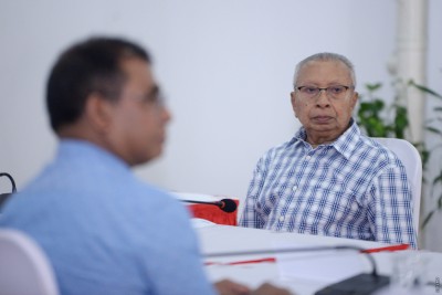 އުމަރު ޒާހިރުގެ ހަޔާތްޕުޅުން އެއް ދުވަސް: އުޅުއްވީ ތަރުތީބު ދިރިއުޅުއްވުމެއް