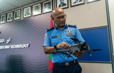 ކަނޑުމަތީގެ އޮޕަރޭޝަންތަކަށް ދެ ޑްރޯން ދިވެހި ފުލުހުންނަށް ހަދިޔާކޮށްފި