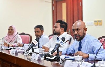 ފެނަކަ: ކޮރަޕްޝަނުން ހުލިކުރިއިރު މުއައްސަސާތަކުން ތިބީ ބަލަހައްޓައިގެން!