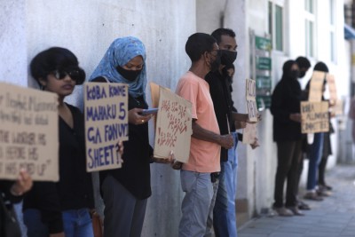 އެލަވަންސް ނުލިބުމުން ފްރަންޓްލައިން ސްޓާފުންތަކެއް އިހްތިޖާޖަކަށް