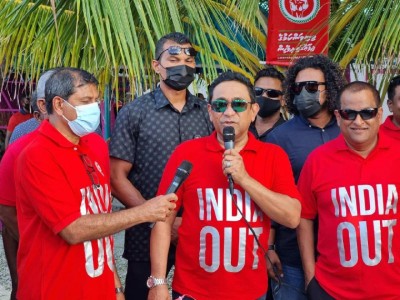 އިންޑިއާ ސިފައިން ރާއްޖޭގައި ތިބޭތޯ ބެލުމަށް ފެންނަ ނުފެންނަ ވޯޓެއް ނަގަން ޔާމީން ގޮވައިލައިފި