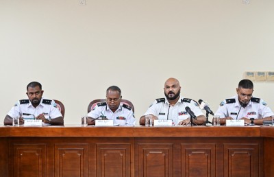 ރާއްޖެ އަށް ހަތިޔާރު ވެސް ގެނެވޭނެ މަގު އޮތީ ހުޅުވިފައި: ކަސްޓަމްސް