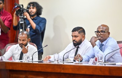މިނިސްޓަރު ހައިދަރާއި އިސްވެރިން ކޮމިޓީއަށް ހާޒިރު ނުވުމުން މެމްބަރުންގެ ނުރުހުން!
