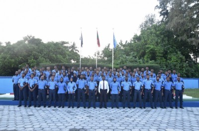 ދ. ވާނީ، ޕޮލިސް ޓްރެއިނިން ކޭމްޕުގައި ދިވެހި ބަހުގެ އެކެޑަމީގެ ރައީސް، ޑރ. އަޝްރަފު ތަގުރީރު ކުރައްވައިފި