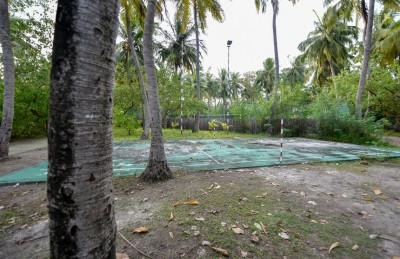 ފެނުނީ ރީތި ރިސޯޓެއް ވީރާނާވެ، ހަލާކުވަމުންދާތަން