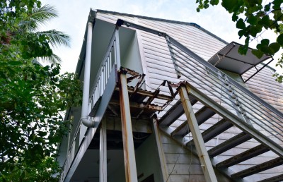 ފެނުނީ ރީތި ރިސޯޓެއް ވީރާނާވެ، ހަލާކުވަމުންދާތަން