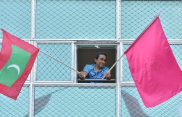ގޭގައި ހުންނަވައިގެން ޔާމީން މުޒާހަރާގައި ބައިވެރިވެ ވަޑައިގެންފި