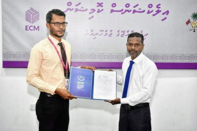 ކޮމަންޑޫ ދާއިރާގެ ބައި-އިލެކްޝަން: ހަންނާނުގެ ކެންޑިޑެސީ ބަލައިގަނެފި