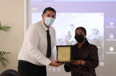 އިނގިރޭސިވިލާތުގެ ޖަމިއްޔާއަކާ ގުޅިގެން ޓީޗަރުން ތަމްރީނު ކުރަނީ