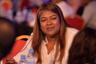 ސުޕުރީމް ކޯޓުގެ ފަނޑިޔާރު ޝުޖޫންއާއެކު އިތުރު ދިވެހި ފަސް ކަނބަލަކަށް ވިމްގެ އެވޯޑް