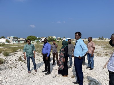 އިންތިހާބާ ދިމާކޮށް ކޮމަންޑޫގެ ފުޓްބޯޅަ ދަނޑު އަޅަން އުޅޭތީ ފާޑު ކިޔުން!