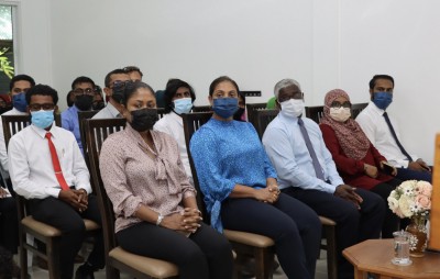 އެހެން ސްކޫލުތަކަށް ވުރެ ފުރިހަމައަށް، ސެޓަލައިޓް ސްކޫލުތަކުގައި އައިޓީ ވަސީލަތްތައް ގާއިމު ކޮށްފައި ވާނެ: މިނިސްޓަރު
