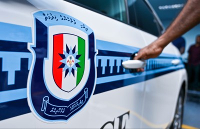 މީހަކު ބަރަހާނަކޮށް، ބިރު ދައްކައިގެން ފޭރުނު ބަޔަކު ހައްޔަރުކޮށްފި
