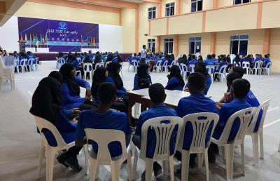 ނިލަންދޫ ސްކޫލްގެ ކެޕްޓަންކަން ވަކި ކުއްޖަކަށް ދޭން އުޅުނު މައްސަލައެއް ހޫނުވެ، ޓީޗަރަކަށް ސަސްޕެންޝަން!