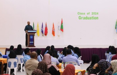 ނިލަންދޫ ސްކޫލްގެ ކެޕްޓަންކަން ވަކި ކުއްޖަކަށް ދޭން އުޅުނު މައްސަލައެއް ހޫނުވެ، ޓީޗަރަކަށް ސަސްޕެންޝަން!