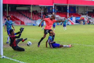 ޔޫތް ޗެމްޕިއަންޝިޕް: ސަސް ބަލިކޮށް އީގަލްސްއިން ފުރަތަމަ މޮޅު ހޯދައިފި