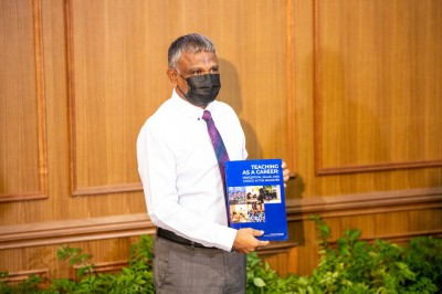 މުދައްރިސުންނާ ގުޅޭ ދިރާސާއެއްގެ ރިޕޯޓު އެމްއެންޔޫއިން ނެރެފި