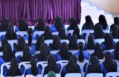 ނިލަންދޫ ސްކޫލްގެ ކެޕްޓަންކަން ވަކި ކުއްޖަކަށް ދޭން އުޅުނު މައްސަލައެއް ހޫނުވެ، ޓީޗަރަކަށް ސަސްޕެންޝަން!