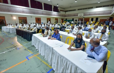 ވޯޓަށް ނުގޮސް އެމްޑީޕީގެ ދާއިރާތަކުގެ ގޮނޑިތަކަށް 100 އަށް ވުރެ ގިނަ ކެންޑިޑޭޓުން ހޮވިއްޖެ