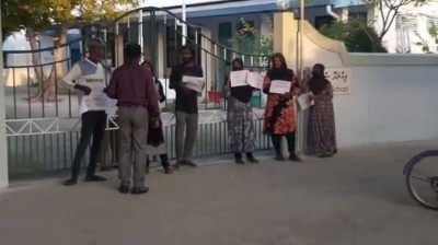 ޕްރިންސިޕަލެއް ނެތި ތިން އަހަރު، ފިއްލަދޫ ސުކޫލުގައި ތަޅުއަޅުވައި އިހުތިޖާޖުކޮށްފި