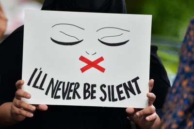 ރޭޕް ކުރި މީހާގެ ފަރާތުން ހެކިންނަށް ނުފޫޒު ފޯރުވާ ކަމުގެ ތުހުމަތު، ބަންދަށް އިތުރު 10 ދުވަސް