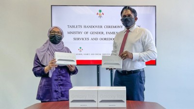 ޖެންޑާ މިނިސްޓްރީގެ ބެލުމުގެ ދަށުގައި ތިބި ދަރިވަރުންނަށް އުރީދޫން ޓެބްލެޓް ހަދިޔާކޮށްފި