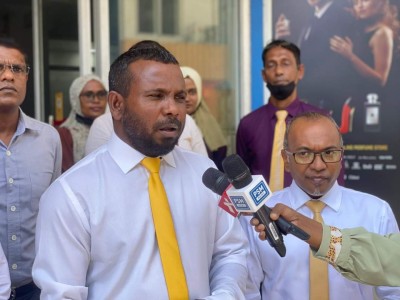 ކޮމަންޑޫ ދާއިރާއަށް އަލަށް އިންތިޚާބުކުރި ރާޝިދު ހުވާ ކުރުން މާދަމާ