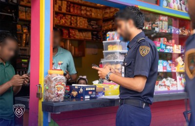 ހުއްދަނެތި ވިޔަފާރިކުރާ ދެ ބިދޭސީއަކު ހައްޔަރުކޮށް ބަންދަށް 15 ދުވަސް