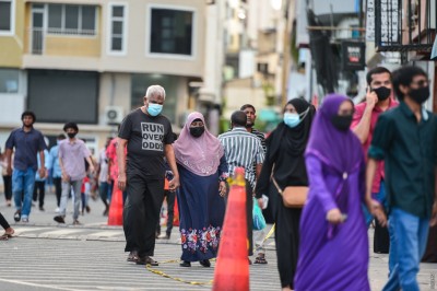 ކޮވިޑް ނިމިއްޖެ ކަމަށް ވިދާޅުވެ، ފިޔަވަޅުތައް އުވައިލަން ގޮވައިލައްވައިފި