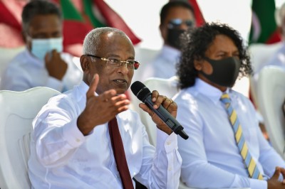 ސަރުކާރުގެ އަމާޒަކީ އޮޅުވެލިފުށީގެ ކަރަންޓް އެކީ ސޯލާއަށް ބަދަލުކުރުން: ރައީސް