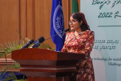 ޓެކްނޮލޮޖީއާ ދިވެހިބަސް މިއަށްވުރެ ރައްޓެހިވާން ޖެހޭ: ޔުމްނާ