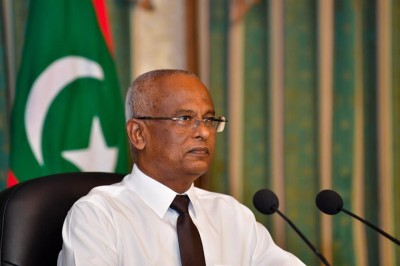 ޔޫކްރެއިންގައި ތިބި ދިވެހީން ރާއްޖެ ގެންނަން ރައީސް އަންގަވައިފި