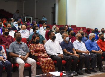 ސްކޫލްތަކުގައި ދިވެހި ބަހުން ކިޔަވައިދޭ އިތުރު މާއްދާތައް އުފައްދަން ޖެހޭ: ޑރ. އަޝްރަފް