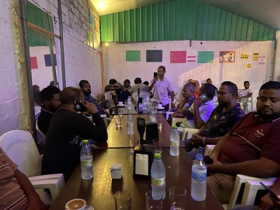 ޓެކްސީ ސެންޓަރުތައް އެއް މޭޒަކަށް: ބޭނުމީ މީޓަރު ހަރުކުރަން