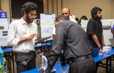 ރާއްޖޭގެ ފުރަތަމަ އިންޖިނިއަރިން އެގްޒިބިޝަން ވިލާ ކޮލެޖުން ބާއްވައިފި