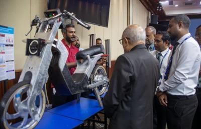 ރާއްޖޭގެ ފުރަތަމަ އިންޖިނިއަރިން އެގްޒިބިޝަން ވިލާ ކޮލެޖުން ބާއްވައިފި