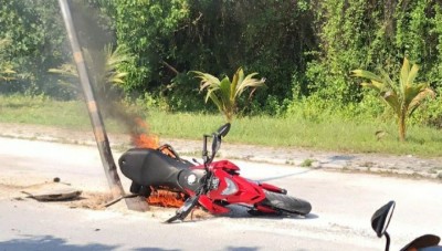 ކުޅުދުއްފުށީގައި ބާރަށް ދުއްވި ސައިކަލެއް އެކްސިޑެންޓުވެ، އަލިފާން ރޯވެއްޖެ