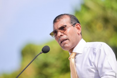 ދެ މެންބަރުންނާއެކު ރައީސް ނަޝީދު މޯލްޓާއަށް ވަޑައިގަންނަވަނީ