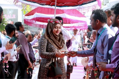 އަންހެނުންގެ ދުވަހު މަލާއި ކޭކު ފަދަ ހަދިޔާ ދިނުން މަނައެއް ނުކުރަން: ޖެންޑާ