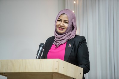 ވަޒީފާގެ މާހައުލުގައި އަދިވެސް އަންހެނުންނާ މެދު ތަފާތުކުރުން ގެންގުޅޭ: ރަފިއްޔާ