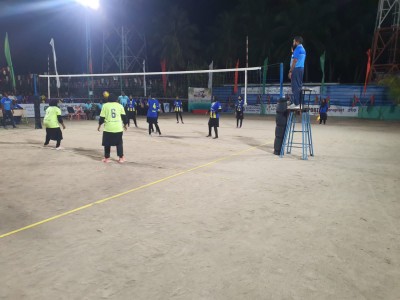 ފޯރިގަދަ ކުޅުމަކަށްފަހު ފަހަތުން އަރައި އެފްޑީއެސްއިން ދަރަނބޫދޫ ބަލިކޮށްފި