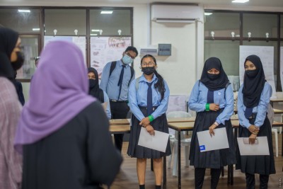 ސްކޫލު ދަރިވަރުން މާސްކް އެޅުން މަޖުބޫރެއް ނޫން: އެޑިއުކޭޝަން މިނިސްޓްރީ