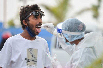 މާލެއިން ކޮވިޑަށް ޕޮޒިޓިވްވާ މީހުން އަށް ޕަސެންޓަށް ދަށް ވެއްޖެ