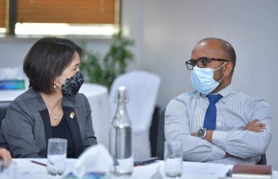ސަރުކާރުގެ މަޝްރޫއުތައް ލަސްވާ ނަމަ މެނޭޖުކުރާ މުވައްޒަފުން ވަކިކުރާނަން: އަމީރު