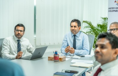 ރާއްޖެ އަށް ޕޭޕަލް ގެންނަން ހުރި ދަތިތައް ހައްލުކުރަން އެ ކުންފުންޏާ އެކު މިނިސްޓަރު ސައީދު މަޝްވަރާކުރައްވައިފި