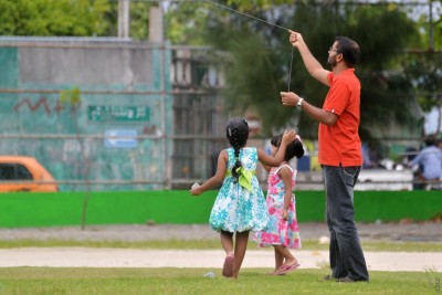 ދަރިންނަށްޓަކައި ތިޔަ ކޮށްދެވޭ ކަންތައްތައް ރަނގަޅުތަ؟