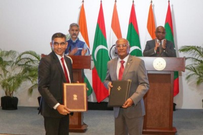 ރާއްޖެއާއި އިންޑިއާއާ ދެމެދު ވެކްސިން ކާޑު ބަލައިގަތުމުގެ އެއްބަސްވުމެއް