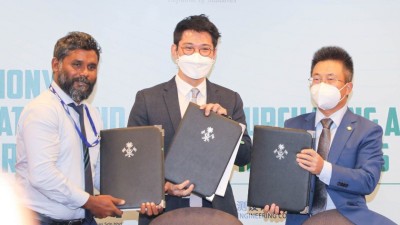 އިއާދަކުރަނިވި ހަކަތަކައިގެ އެންމެ ބޮޑު މަޝްރޫއުގައި ސޮއިކޮށްފި