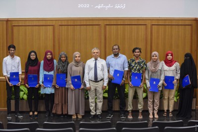 ގައުމީ ޔުނިވާސިޓީގެ ދަރިވަރުންގެ ސްކޮލަޝިޕް ހަވާލުކޮށްފި
