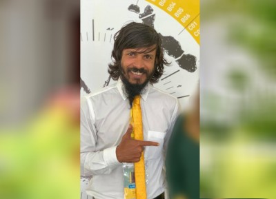 ފުރަންދިޔައިރު ސްމިތުގެ ޕާސްޕޯޓް ހިފަހައްޓާފައި އޮތުމުން އެނބުރި ގެއަށް